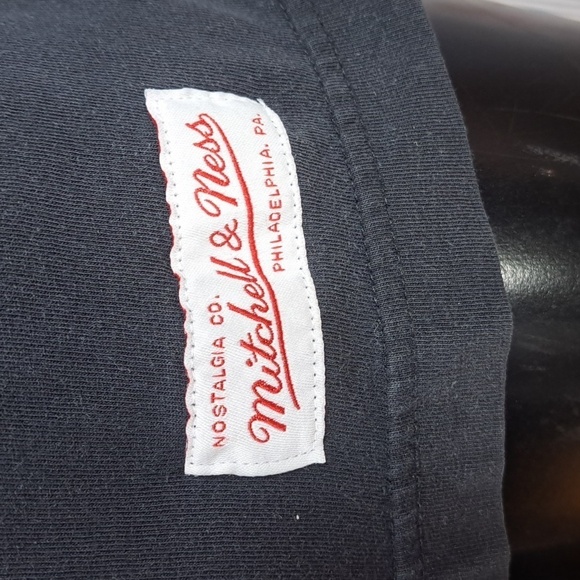 Allen Iverson The Answer Mitchell & Ness retro big graphic faded SM t-shirt - Picture 3 of 7